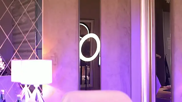 Snapshot of FrancescaDante chatting on February 24, 2026, 6:55 am FrancescaDante online show from February 24, 2026, 6:55 am