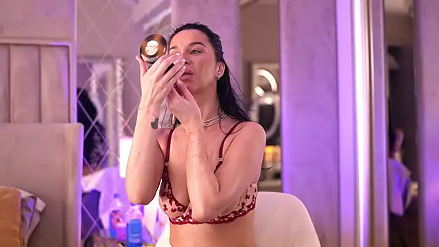 Snapshot of FrancescaDante chatting on February 25, 2026, 7:07 am FrancescaDante online show from February 25, 2026, 7:07 am