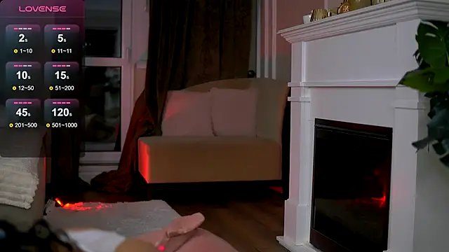 Snapshot of EmaHallee chatting on December 5, 2025, 4:32 am EmaHallee online show from December 5, 2025, 4:32 am