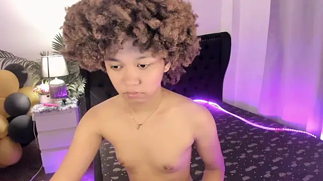 9INCHESHARDCOCK online show from November 1, 2025, 10:17 am