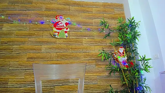 Cupcake Izzy online show from December 14, 2025, 5:46 am