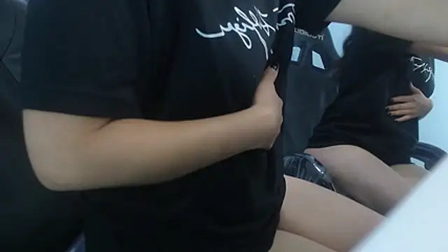 Snapshot of victoria_hernandez_t_ chatting on February 17, 2026, 12:56 pm victoria hernandez t online show from February 17, 2026, 12:56 pm