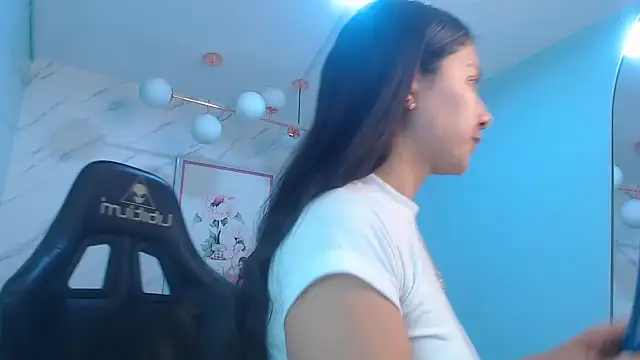 victoria hernandez t  online show from April 10, 2026, 1:05 pm