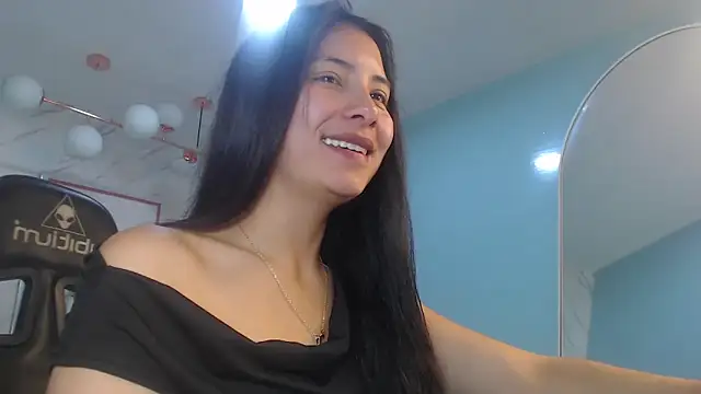 victoria hernandez t  online show from May 22, 2026, 1:06 pm