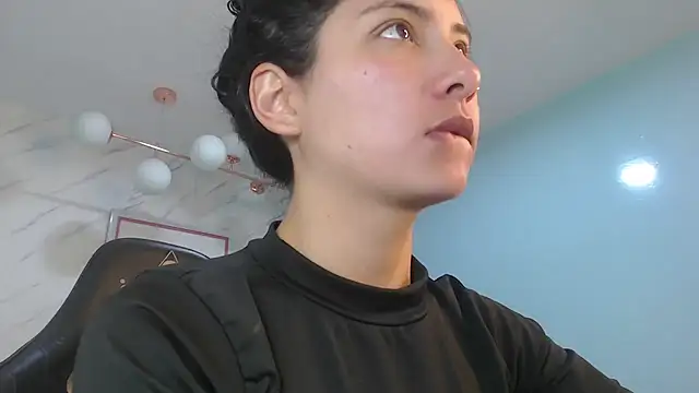victoria hernandez t  online show from June 18, 2026, 1:04 pm