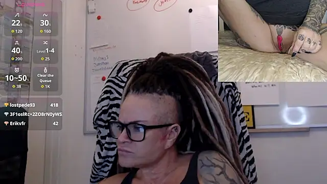 Snapshot of DarkDomina chatting on January 13, 2026, 8:19 am DarkDomina online show from January 13, 2026, 8:19 am