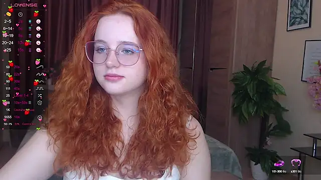 LunaSweet18 online show from October 9, 2025, 11:30 am