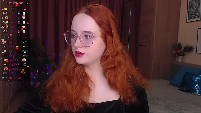 LunaSweet18 online show from October 11, 2025, 2:15 pm