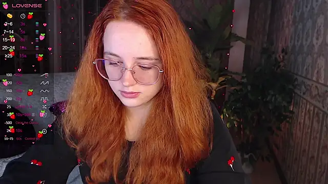LunaSweet18 online show from October 16, 2025, 11:33 am