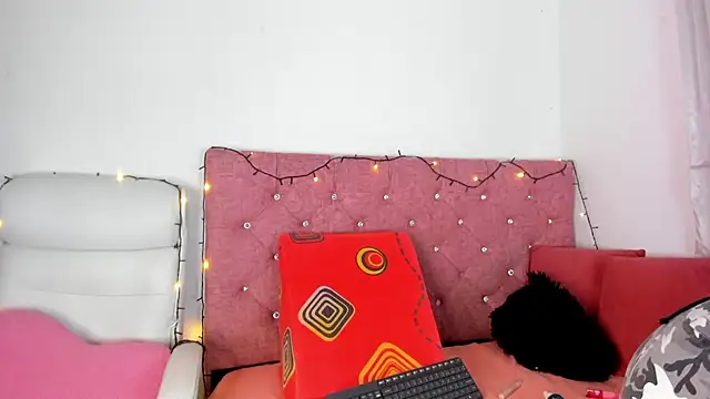 dulce brown01 online show from October 1, 2025, 1:28 pm