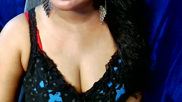 Snapshot of QUEEN_SAKHI- chatting on April 19, 2026, 6:10 pm QUEEN SAKHI- online show from April 19, 2026, 6:10 pm
