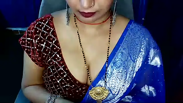 Snapshot of QUEEN_SAKHI- chatting on May 22, 2026, 1:35 am QUEEN SAKHI- online show from May 22, 2026, 1:35 am