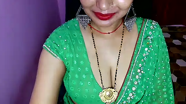 Snapshot of QUEEN_SAKHI- chatting on May 28, 2026, 7:22 pm QUEEN SAKHI- online show from May 28, 2026, 7:22 pm