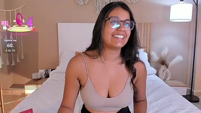Snapshot of Camila_Bustamante chatting on April 17, 2026, 3:15 pm Camila Bustamante online show from April 17, 2026, 3:15 pm