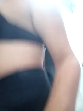 marinita13 online show from March 15, 2026, 3:45 am