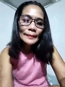 Snapshot of ImYourWoman_55 chatting on April 30, 2026, 1:39 pm ImYourWoman 55 online show from April 30, 2026, 1:39 pm