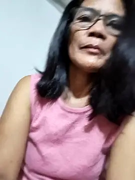 Snapshot of ImYourWoman_55 chatting on April 30, 2026, 10:25 pm ImYourWoman 55 online show from April 30, 2026, 10:25 pm