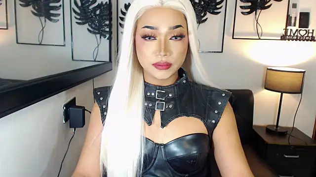 Snapshot of foxclassyramona_ts chatting on May 9, 2026, 11:15 am foxclassyramona ts online show from May 9, 2026, 11:15 am