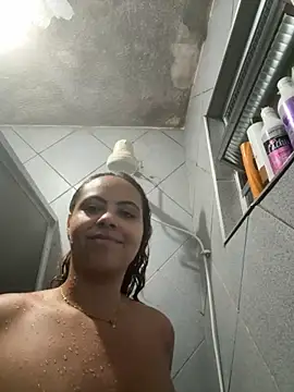 Chloe Leaozinho online show from November 22, 2025, 11:37 pm