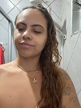 Snapshot of Chloe_Leaozinho chatting on April 16, 2026, 10:01 pm Chloe Leaozinho online show from April 16, 2026, 10:01 pm