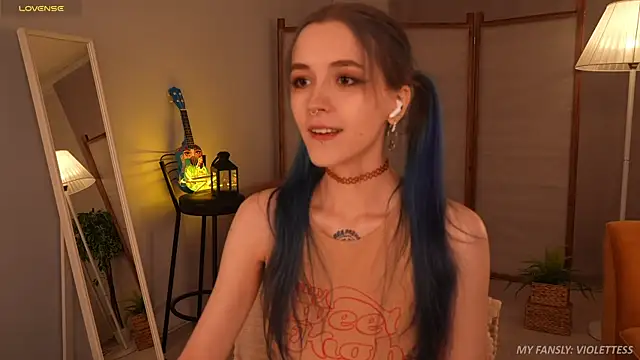 violetesa online show from October 24, 2025, 11:06 am