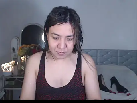 Snapshot of stellahugeX chatting on October 13, 2025, 11:21 am stellahugeX online show from October 13, 2025, 11:21 am