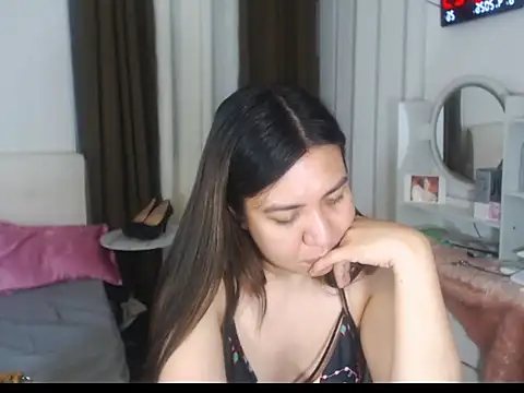 stellahugeX online show from April 8, 2026, 10:15 am