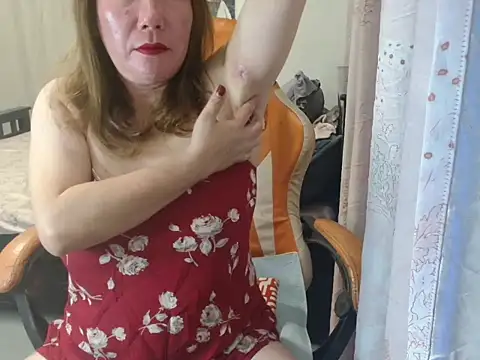 VerySexyCeline online show from April 20, 2026, 1:14 pm