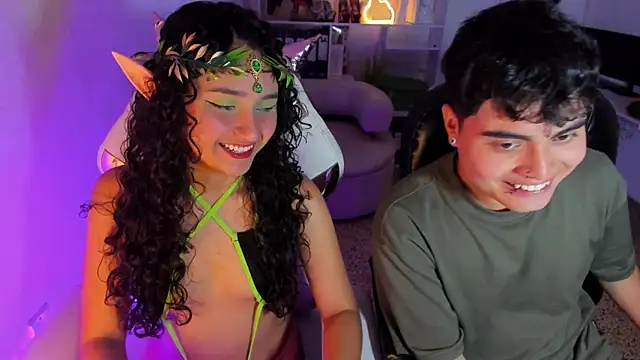 Snapshot of Molly_sweetlove chatting on December 3, 2025, 6:28 pm Molly sweetlove online show from December 3, 2025, 6:28 pm