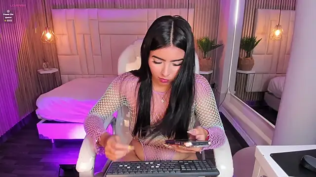 Snapshot of LovelyEyesx chatting on February 5, 2026, 5:06 pm LovelyEyesx online show from February 5, 2026, 5:06 pm