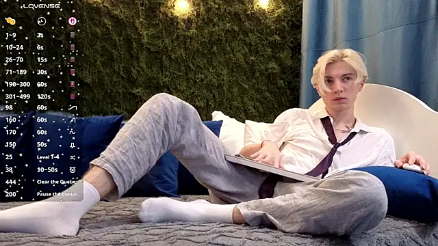 Snapshot of fiachand chatting on November 21, 2025, 9:13 pm fiachand online show from November 21, 2025, 9:13 pm