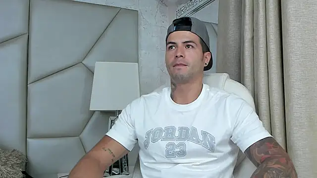 Snapshot of andres-clark92 chatting on September 21, 2025, 5:36 pm andres-clark92 online show from September 21, 2025, 5:36 pm