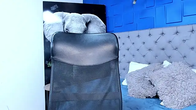 Snapshot of andres-clark92 chatting on October 3, 2025, 5:43 pm andres-clark92 online show from October 3, 2025, 5:43 pm