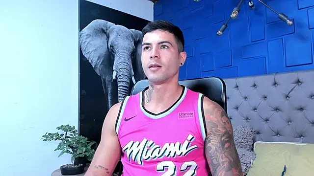 Snapshot of andres-clark92 chatting on October 25, 2025, 6:02 pm andres-clark92 online show from October 25, 2025, 6:02 pm