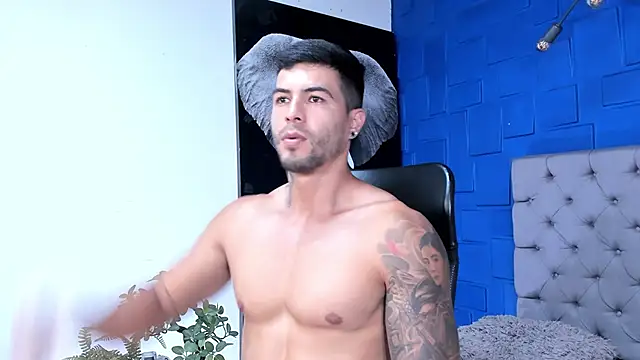 Snapshot of andres-clark92 chatting on November 16, 2025, 6:46 pm andres-clark92 online show from November 16, 2025, 6:46 pm