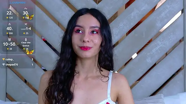 Sarah-Grace online show from November 5, 2025, 2:22 am