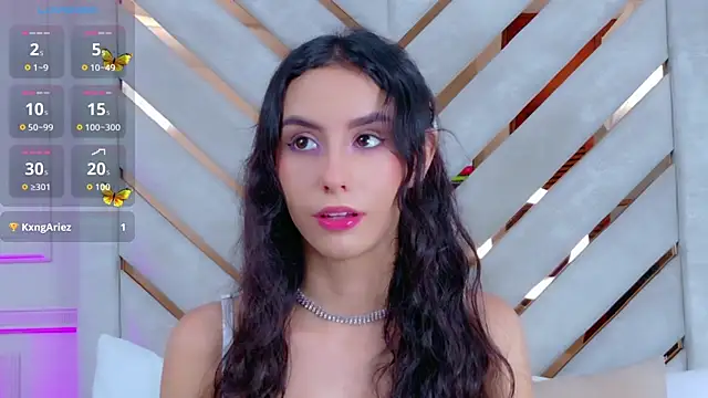 Sarah-Grace online show from November 15, 2025, 2:42 am