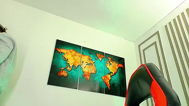 Snapshot of ALANNFERRER chatting on October 5, 2025, 10:13 am ALANNFERRER online show from October 5, 2025, 10:13 am