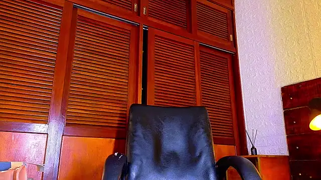 Snapshot of ALANNFERRER chatting on October 27, 2025, 2:21 pm ALANNFERRER online show from October 27, 2025, 2:21 pm