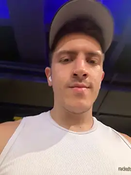 Snapshot of ALANNFERRER chatting on November 6, 2025, 12:44 am ALANNFERRER online show from November 6, 2025, 12:44 am