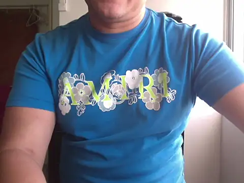 Snapshot of zeusmasterhorny chatting on October 8, 2025, 5:32 pm zeusmasterhorny online show from October 8, 2025, 5:32 pm