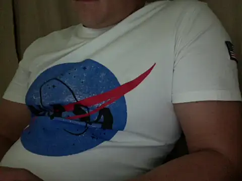 Snapshot of zeusmasterhorny chatting on October 14, 2025, 1:50 am zeusmasterhorny online show from October 14, 2025, 1:50 am