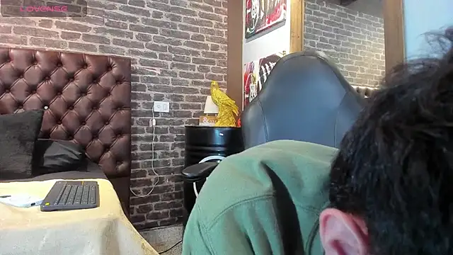 Matteo12  online show from October 24, 2025, 3:47 am