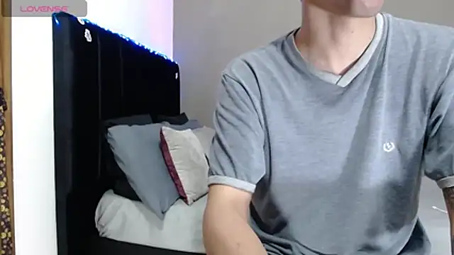 Matteo12  online show from January 15, 2026, 7:02 am