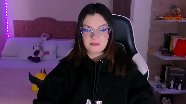 OphelianaRose33 online show from January 17, 2026, 8:56 pm