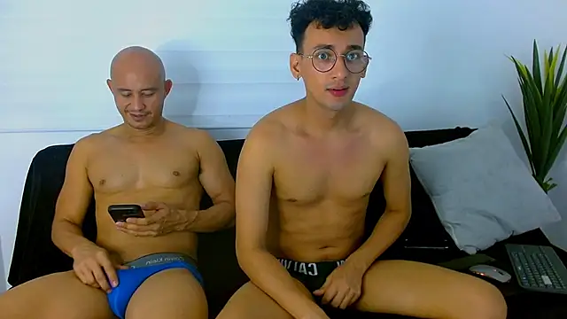 twoboyssex online show from November 29, 2025, 3:31 am