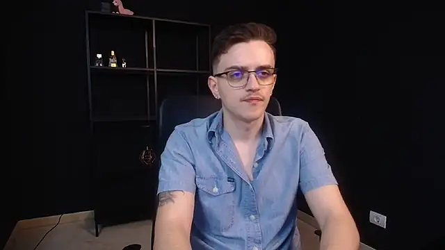 FelixStarkk online show from May 17, 2026, 5:49 am