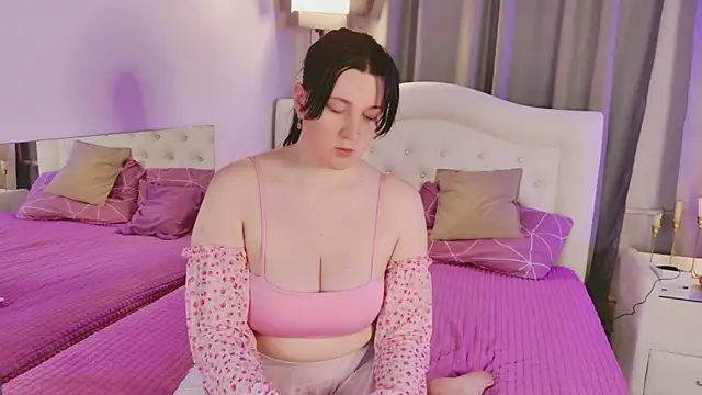 love me  tonight  online show from November 5, 2025, 11:05 pm