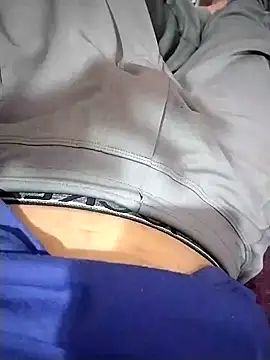 zorhotty online show from September 25, 2025, 1:04 pm