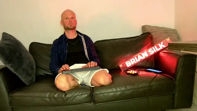 Snapshot of BRIANSILK77 chatting on September 25, 2025, 6:22 pm BRIANSILK77 online show from September 25, 2025, 6:22 pm